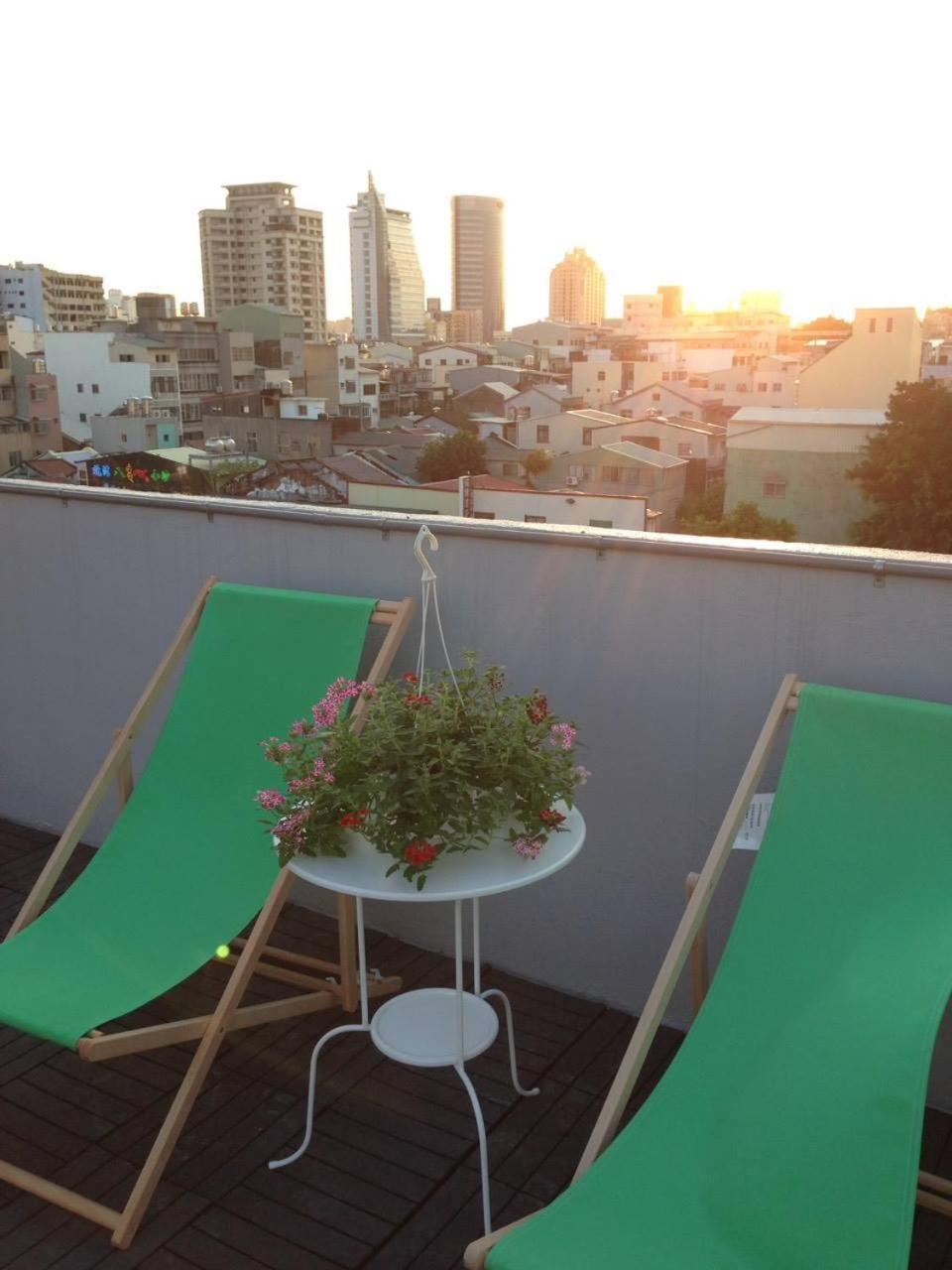 טאינאן Loft18 Hostel מראה חיצוני תמונה